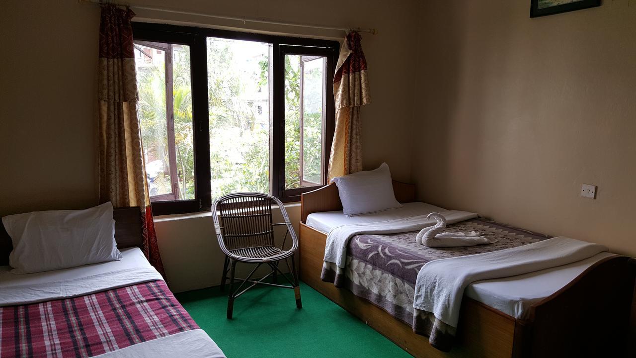 Nepali Cottage Guest House Покхара Екстер'єр фото