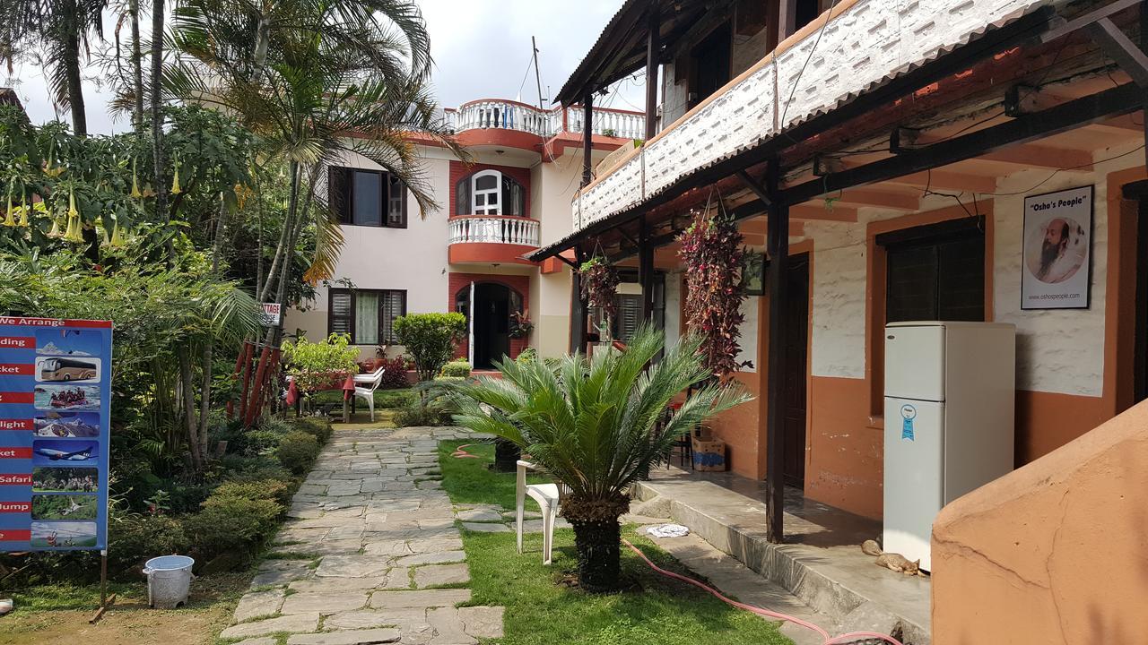 Nepali Cottage Guest House Покхара Екстер'єр фото